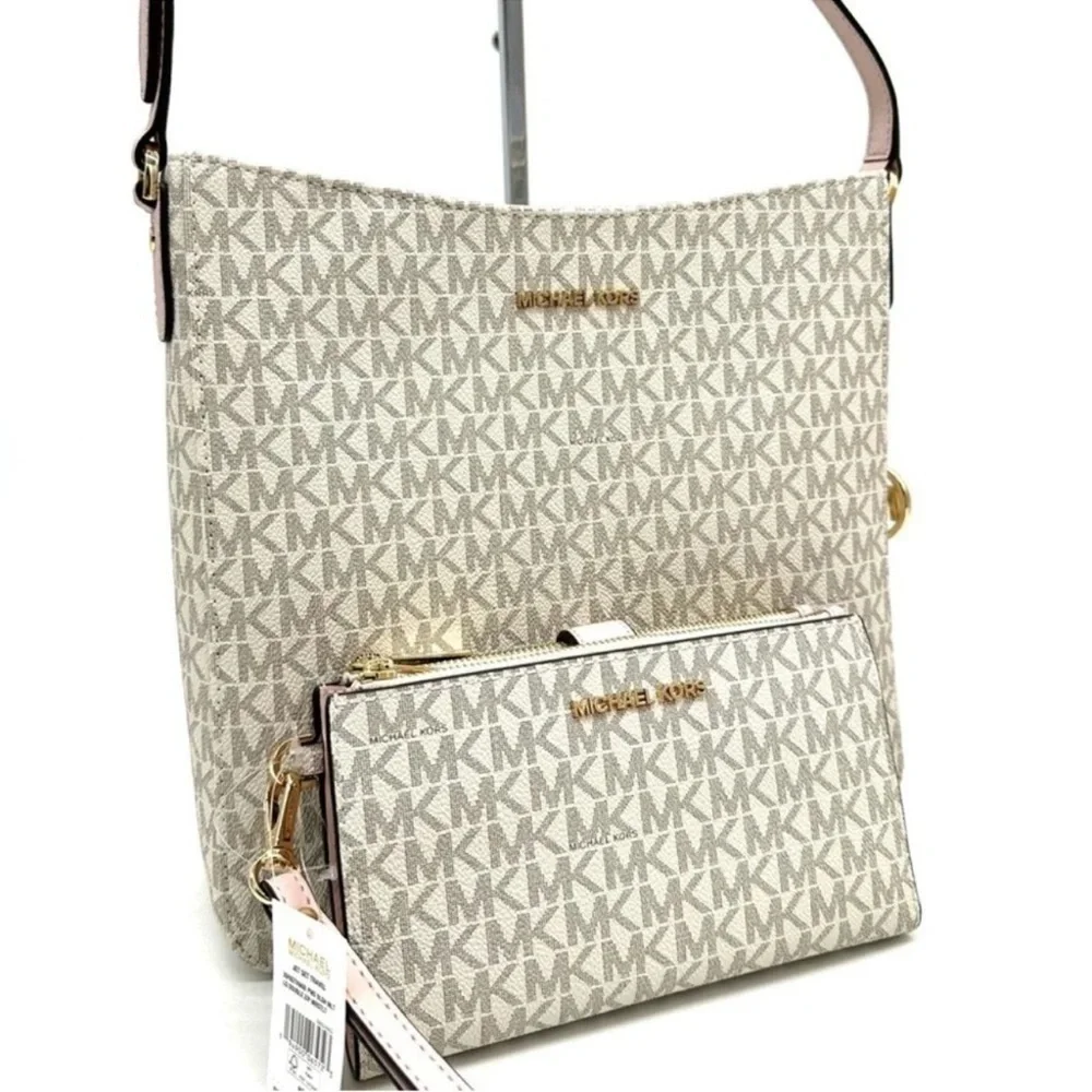 Michael Kors Large Messenger Bag & Large Double Zip Wallet Vanilla/Powder Blush
